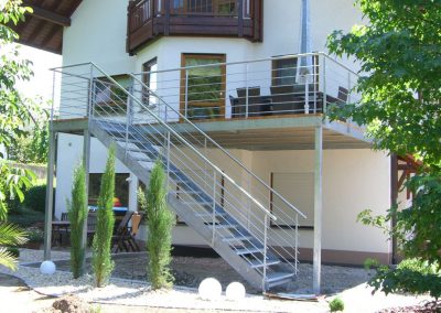 Balkon mit Treppenabgang